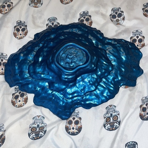 Vintage Iridescent Art Glass ABALONE SHELL Dish / Bowl BLUE Back 7” x 5” x 2” - Picture 3 of 4